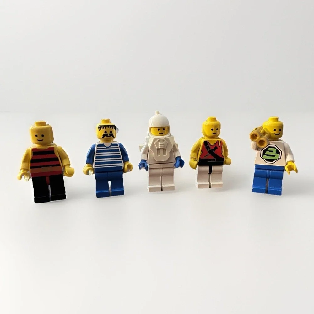 LEGO Minifigure Lot 5 Vintage 90s Figures Pirates Space Exploriens Blacktron Mix